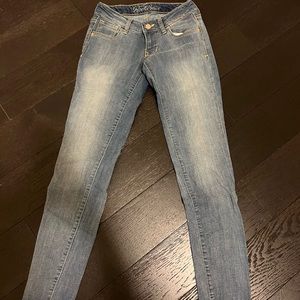 Low rise stretchy jeans